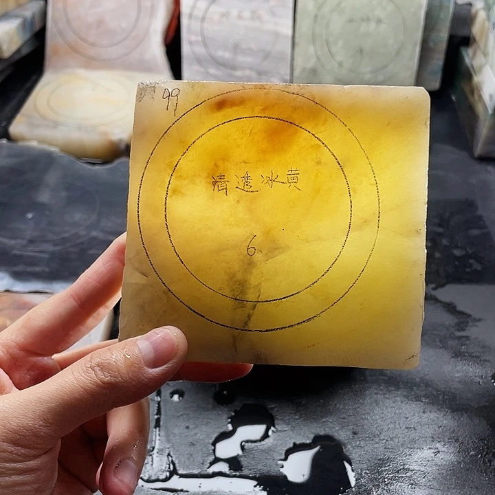 石英质玉未镶嵌手镯定制