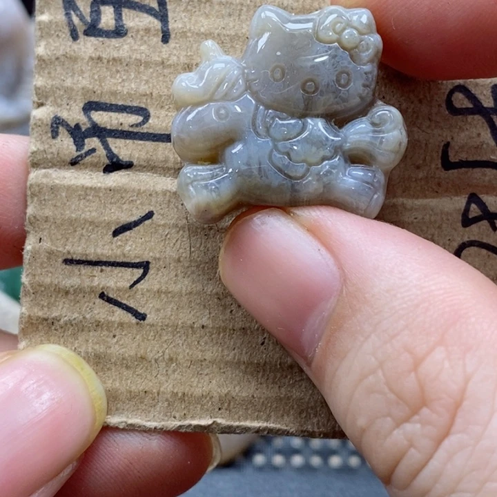 硅化珊瑚（珊瑚玉）颈饰未镶嵌