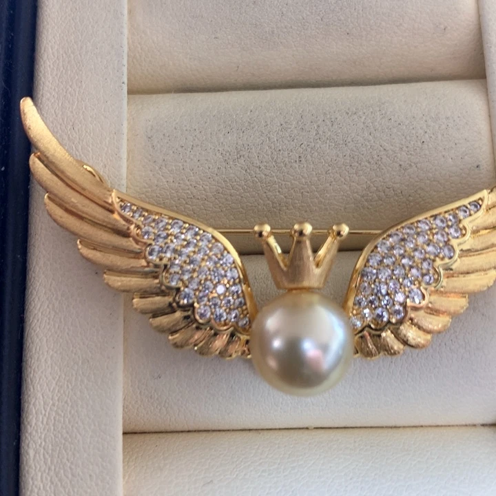 未镶嵌胸饰海水珍珠