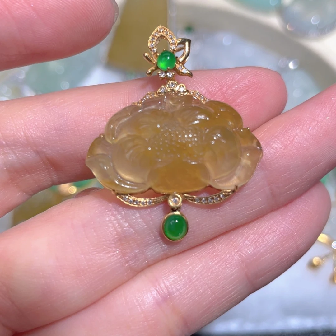 翡翠颈饰18K金镶嵌翡翠