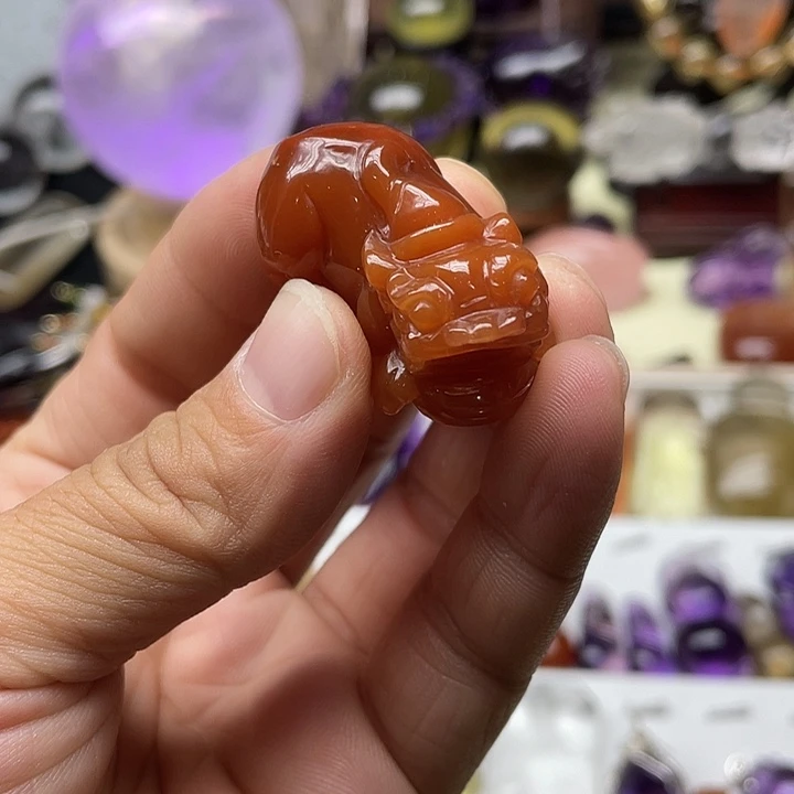 水晶颈饰未镶嵌红水晶貔貅