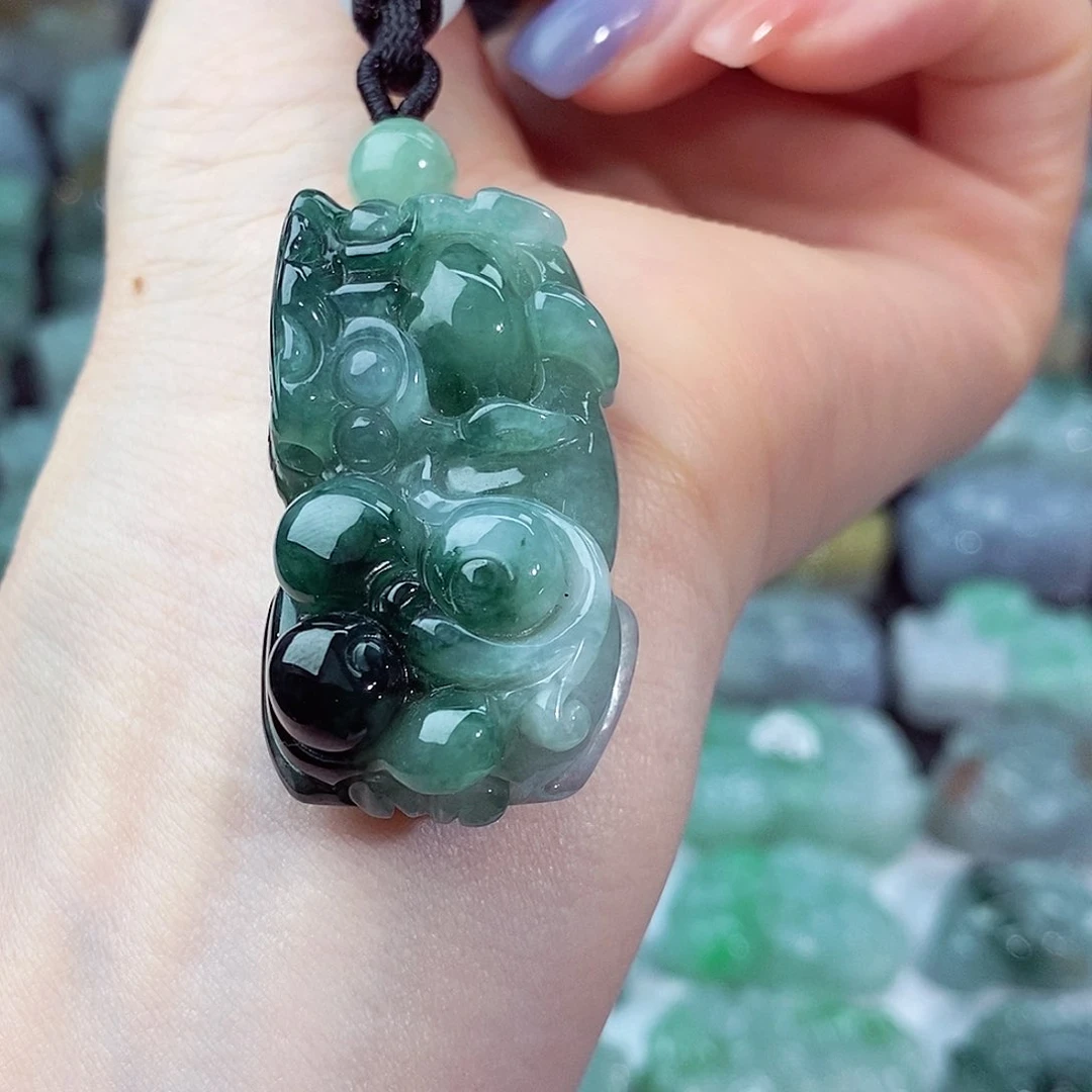 颈饰未镶嵌翡翠天然