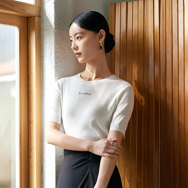 【粉丝专享】FINITY 新品短袖白色透气圆领针织衫 F21X4E26S2