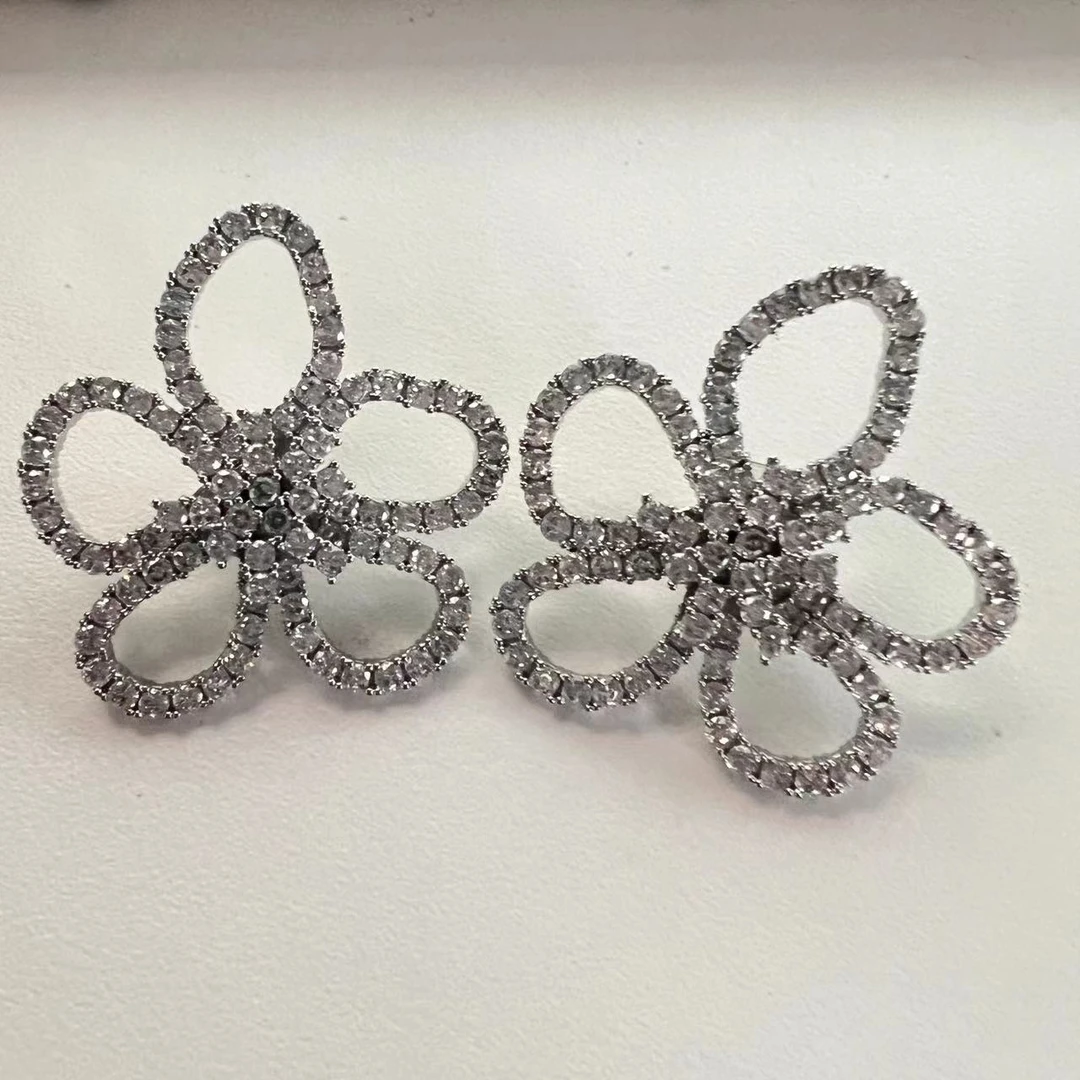 合金耳饰 QIU LI・闪亮花朵耳钉 1h1084