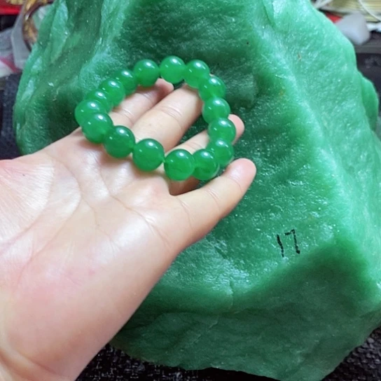 新疆东陵玉手串卡1.2