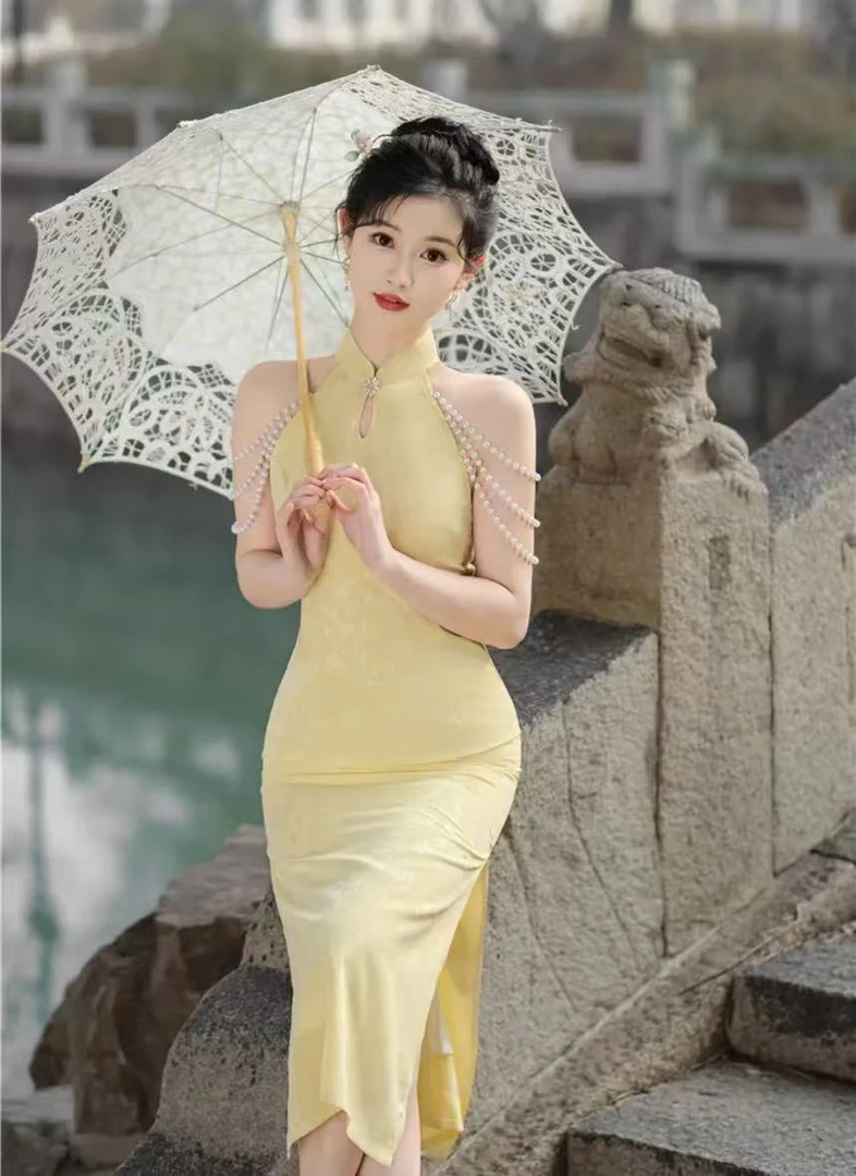一袭黄绸｜如愿2025春夏新款露肩年轻气质优雅时尚款旗袍裙