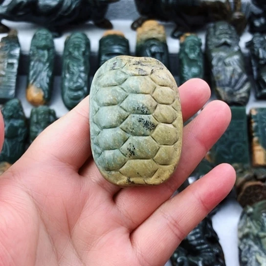 岫岩河磨玉（透闪石质玉）未镶嵌把件