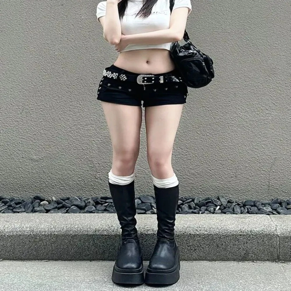 美式辣妹性感黑色包臀热辣裤百搭显瘦弹力a字铆钉牛仔短裤夏款