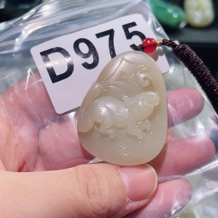 颈饰未镶嵌和田玉（糖玉）