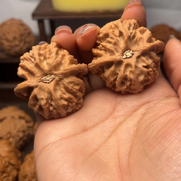 吊坠桃核苹果园40