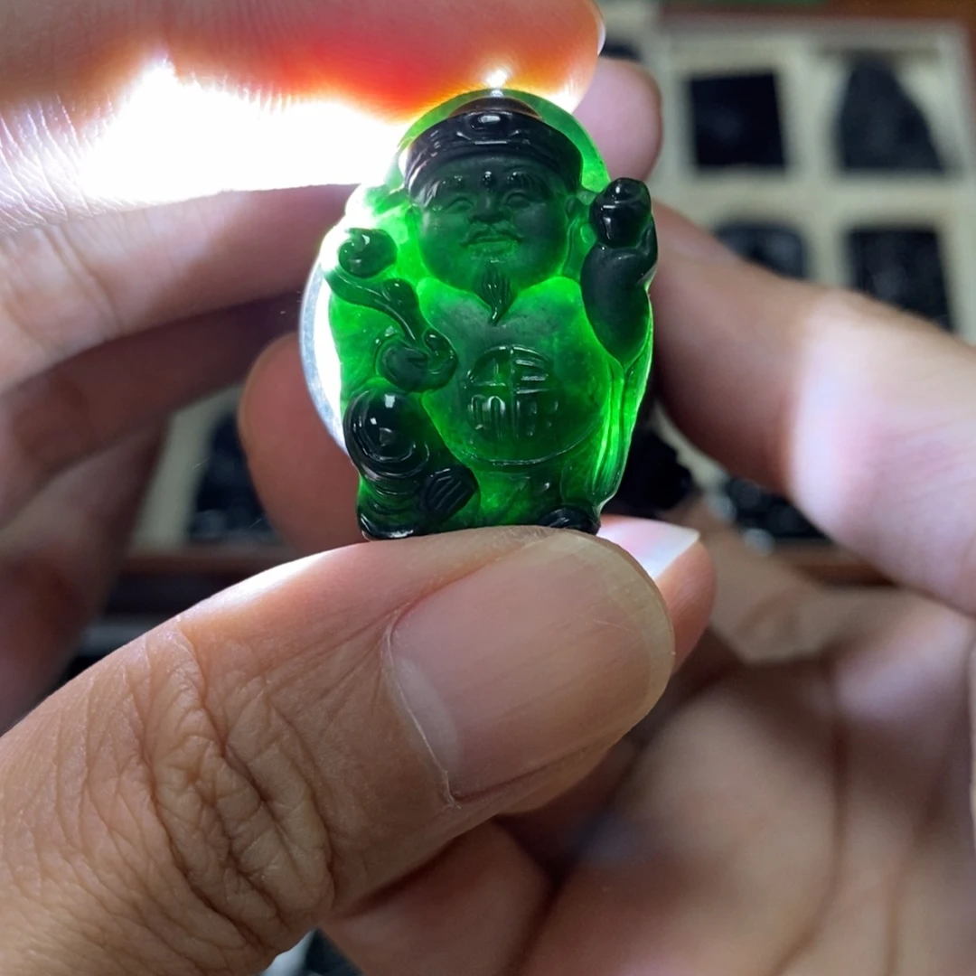 翡翠未镶嵌吊坠(赠链)