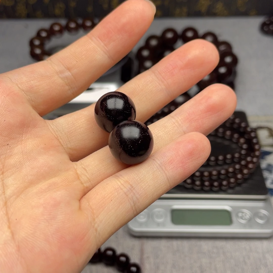 檀香紫檀（小叶紫檀）?****1.5 2颗