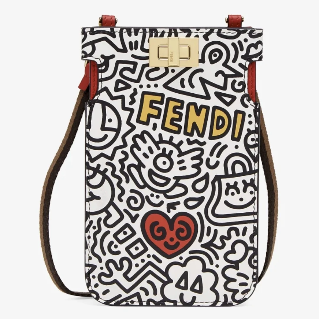 99新 FENDI/芬迪 蔚蓝/联名款peekaboo 涂鸦印花手机包