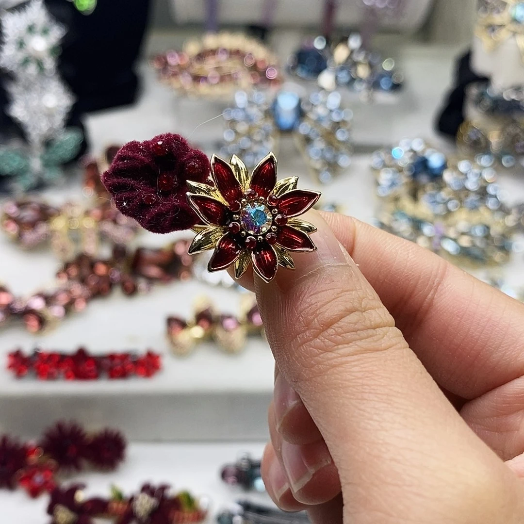 仿水晶合金小鸭夹