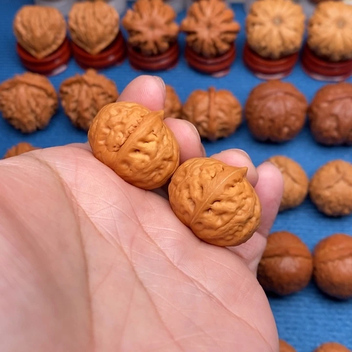文玩核桃把件麒麟磨盘