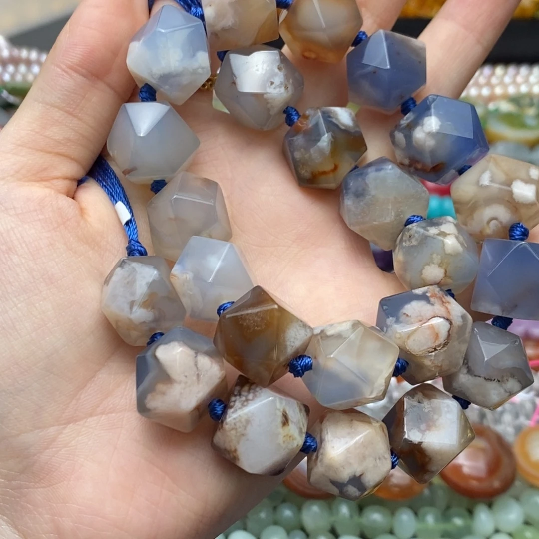 玛瑙/玉髓未镶嵌珠宝半成品蓝樱花八棱约18mm一条