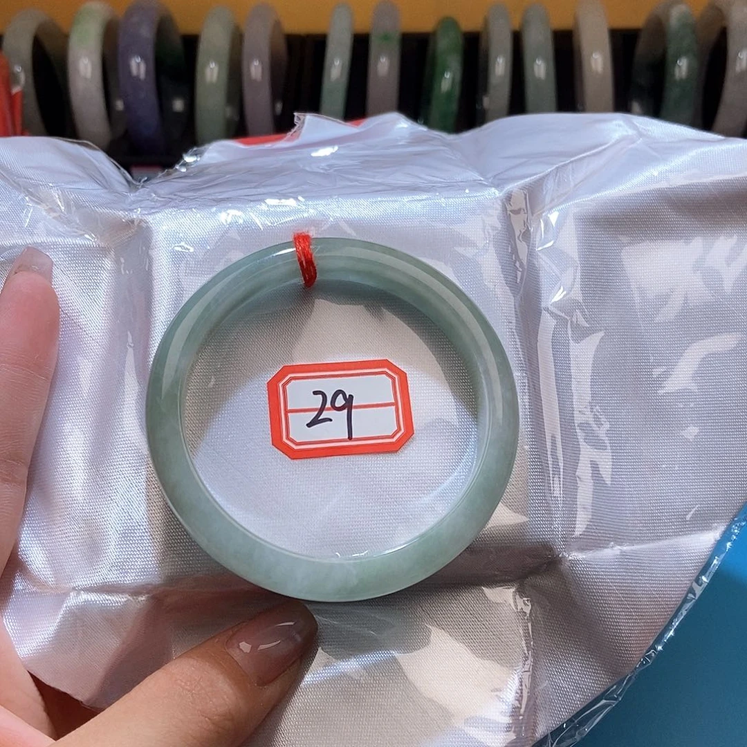 翡翠手镯未镶嵌辉****馆