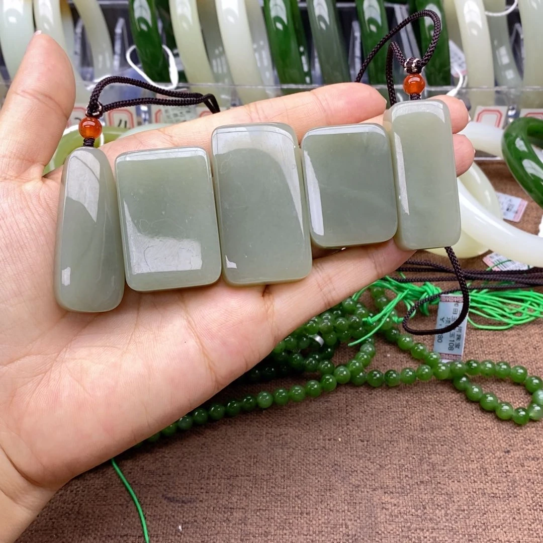 和田玉未镶嵌吊坠(不含链)