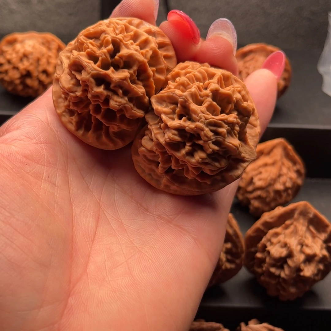 山***海文玩核桃把件大花