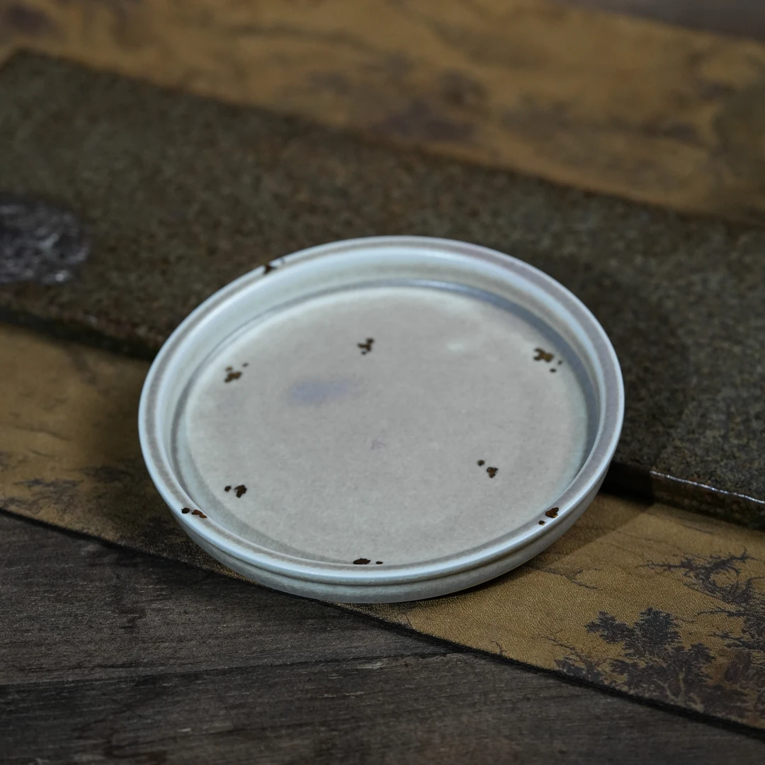 【慕白茶集】 宣黄釉-灰念-盈香壶承-直径14cm高1.8cm（灰念0470）