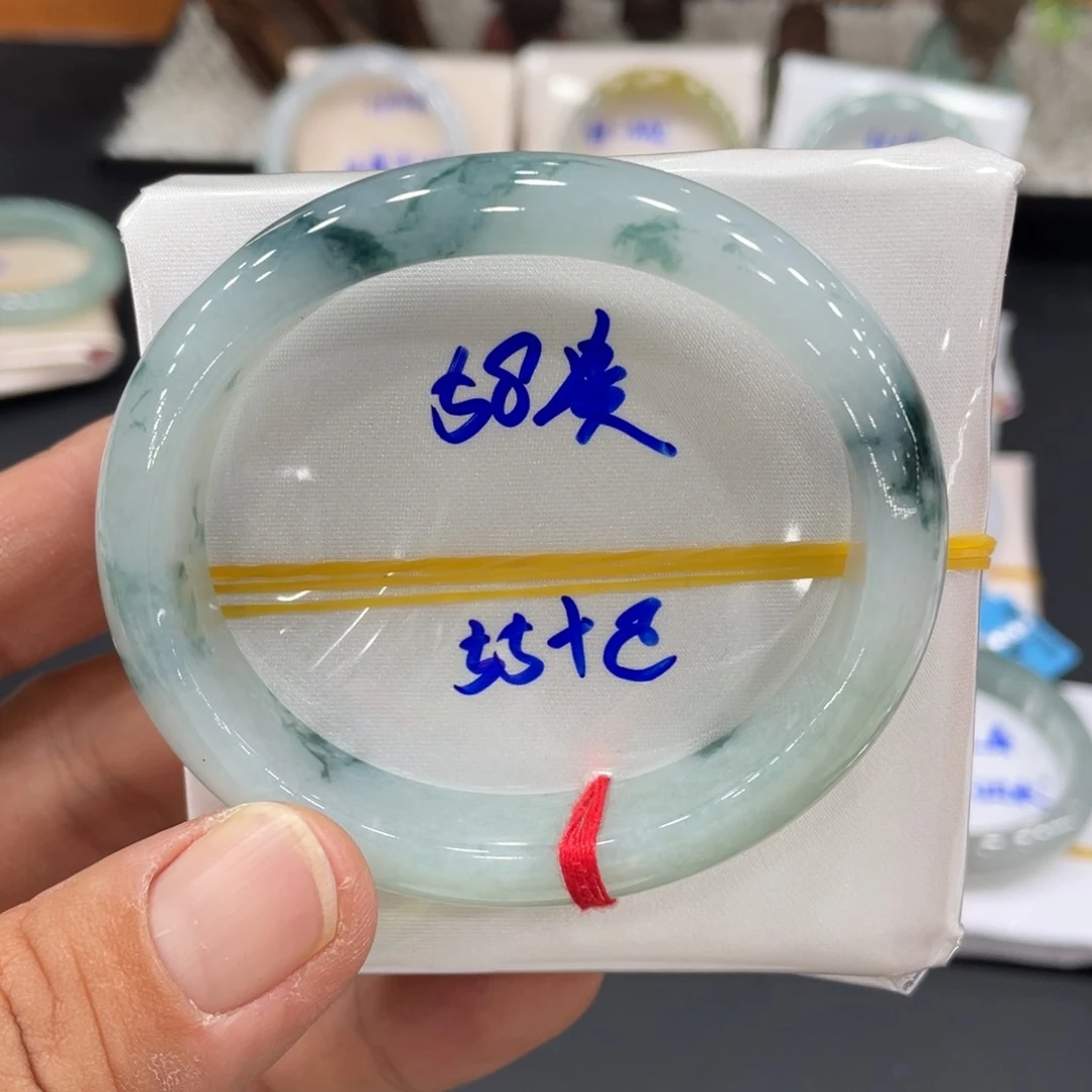 未镶嵌手镯翡翠缅甸