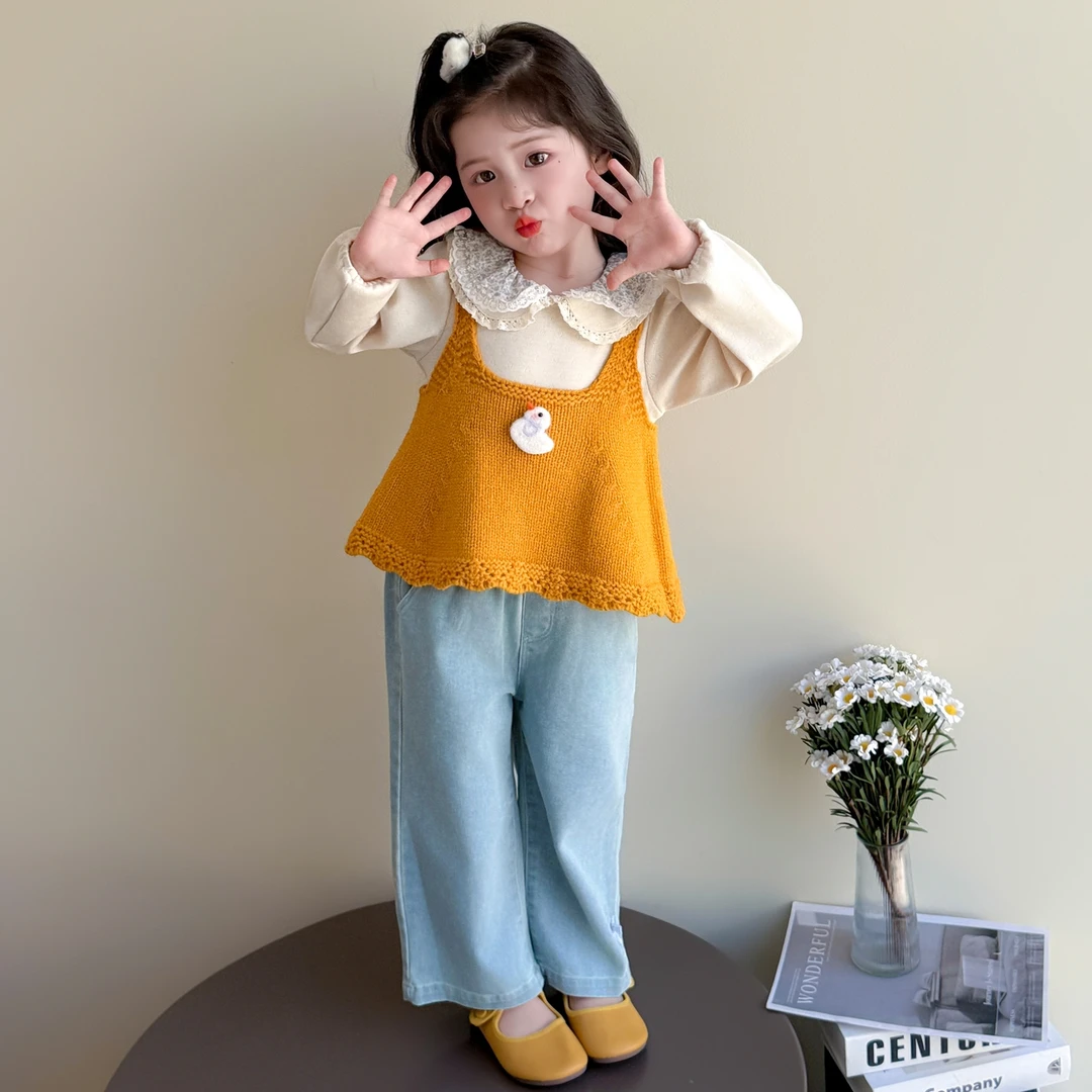 2025秋季女童韩版甜美可爱小鸭子针织背心宝宝娃娃领打底衫三件套