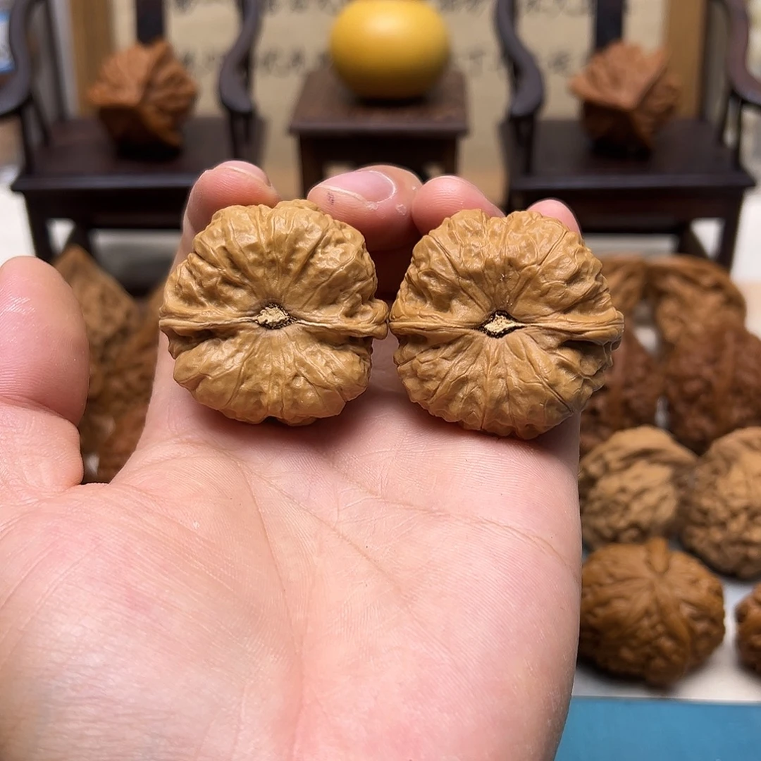 43号文玩核桃41尺蛤蟆头身上有黄