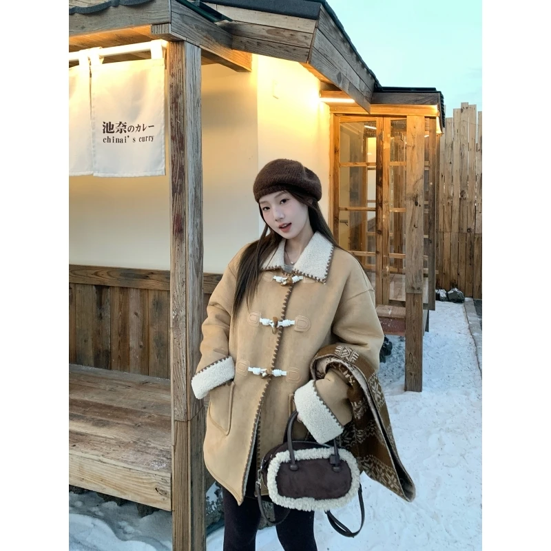 乌77糕糕毛加厚保暖外套女冬款撞色设计感宽松小个子牛角扣上衣