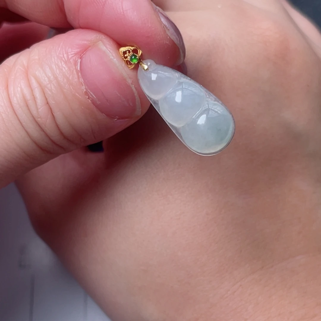 翡翠颈饰18K金镶嵌福豆