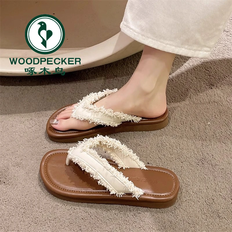 啄木鸟法式人字拖女外穿2025新款夏季软平底沙滩鞋时尚夹脚凉拖鞋