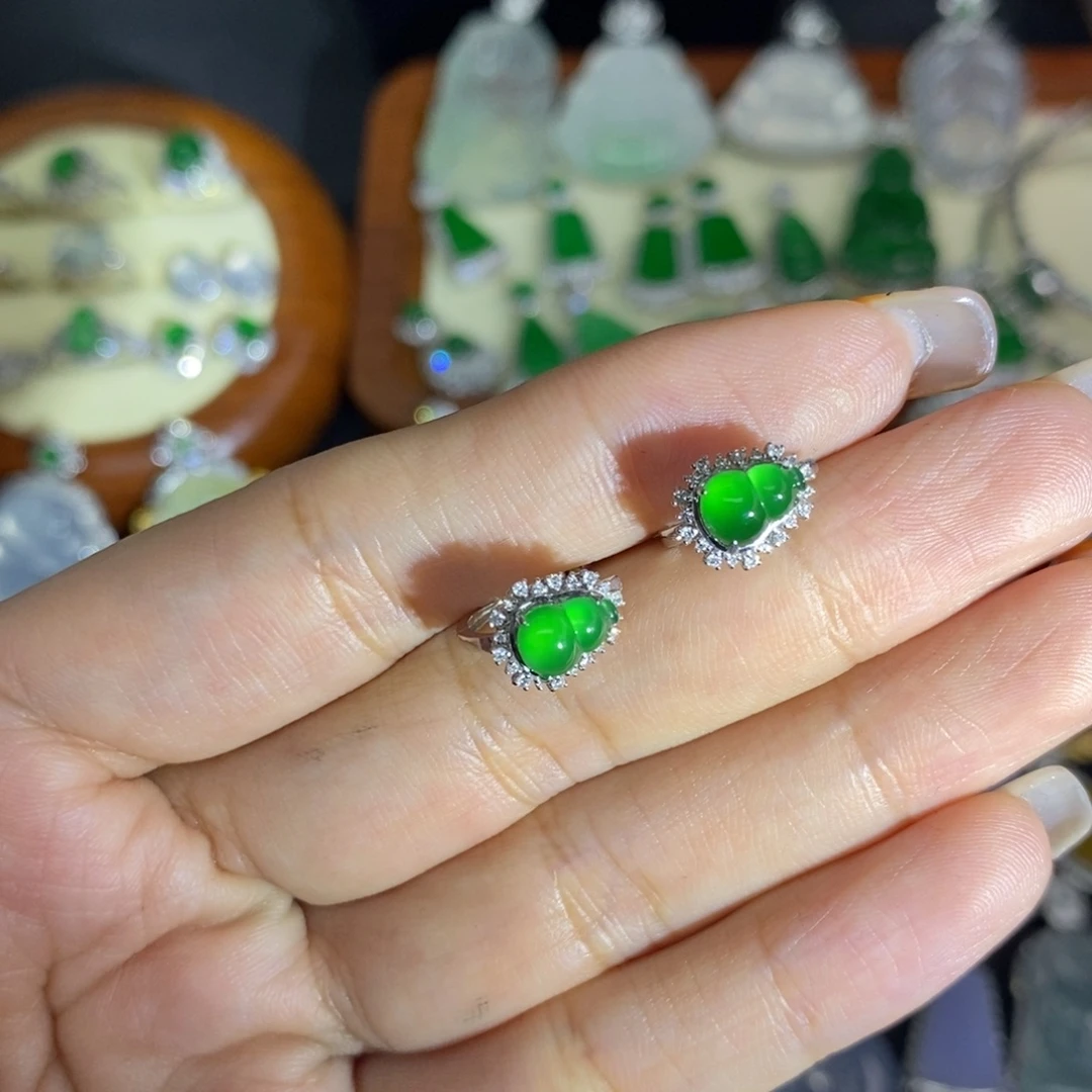 翡翠18K金镶嵌颈饰A货翡翠