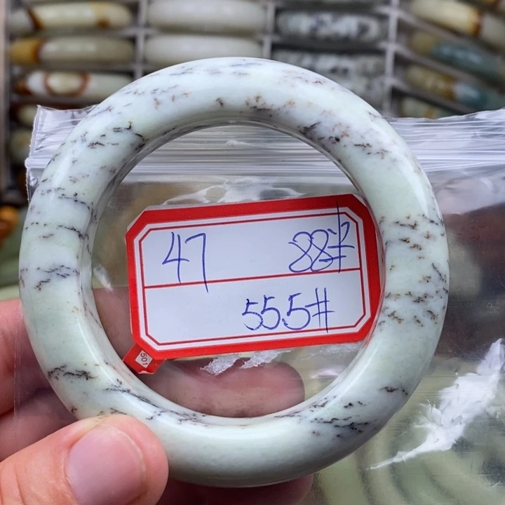未镶嵌蛇纹石玉颈饰