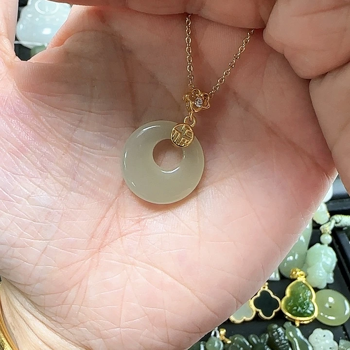 和田玉银S925镶嵌吊坠(赠链)