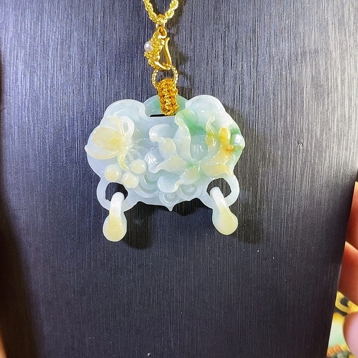 翡翠未镶嵌颈饰吊坠