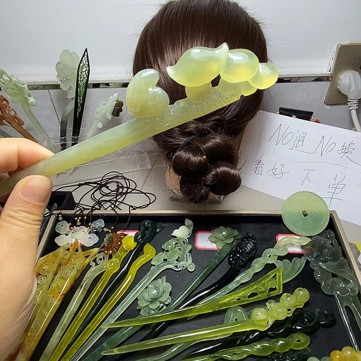 蛇纹石玉合金发饰蘑菇兔