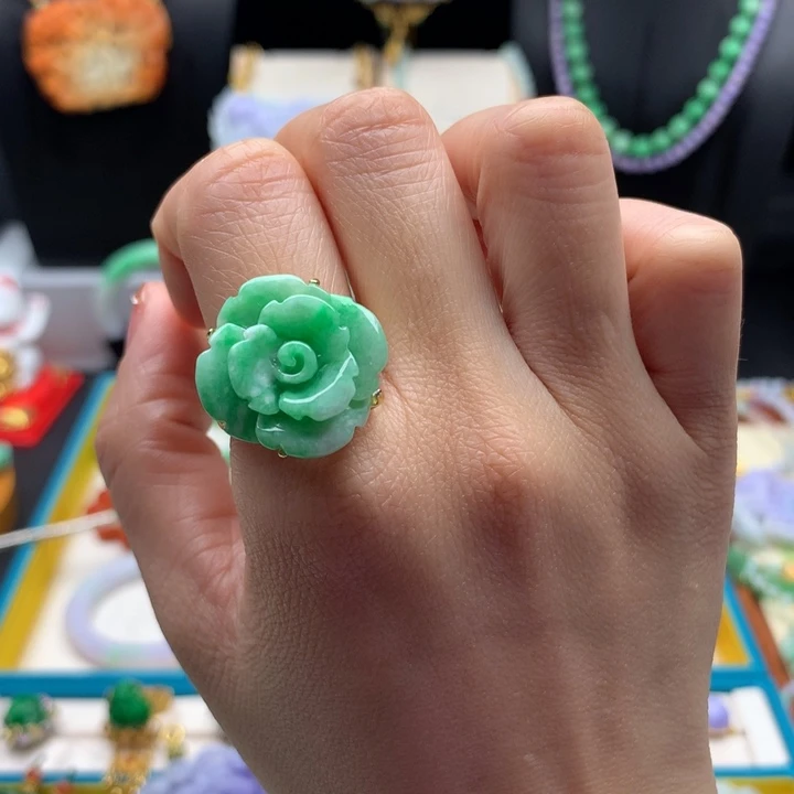 翡翠戒指未镶嵌翡翠花戒指