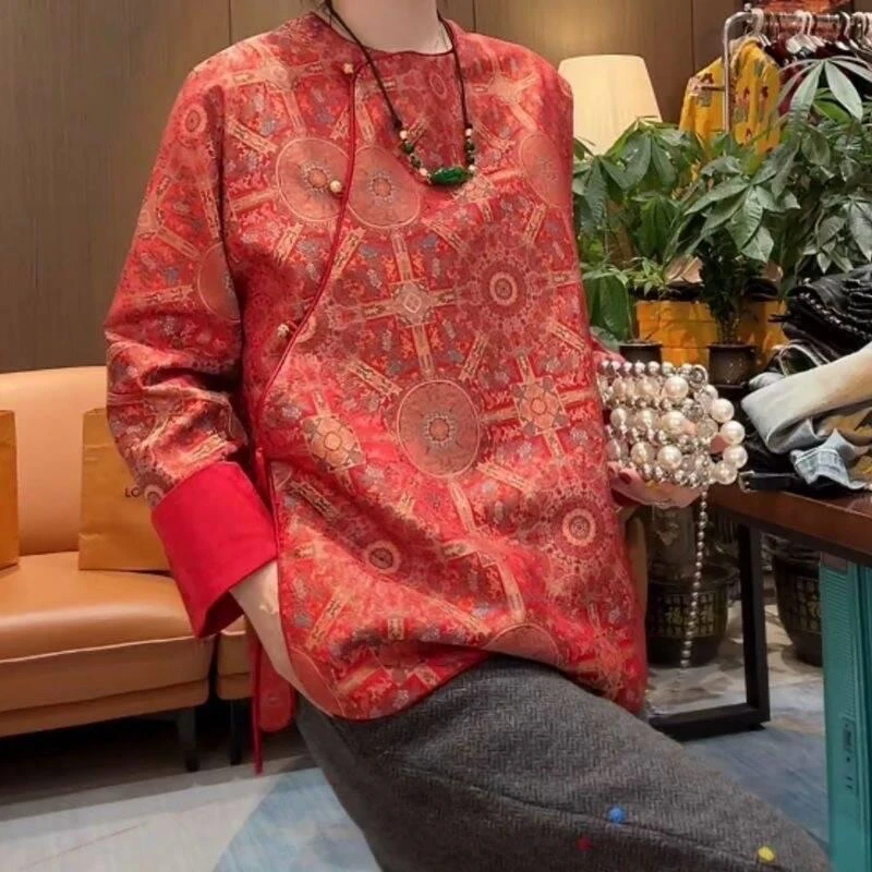 2025新年喜庆红色新中式大码上衣宽松重工复古提花斜襟盘扣国风衫