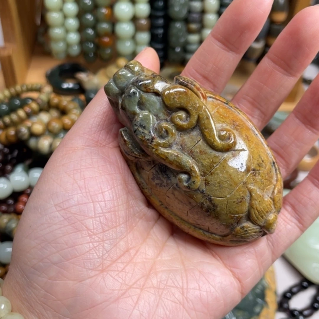 【闪购商品】未镶嵌岫岩河磨玉（透闪石质玉）把件