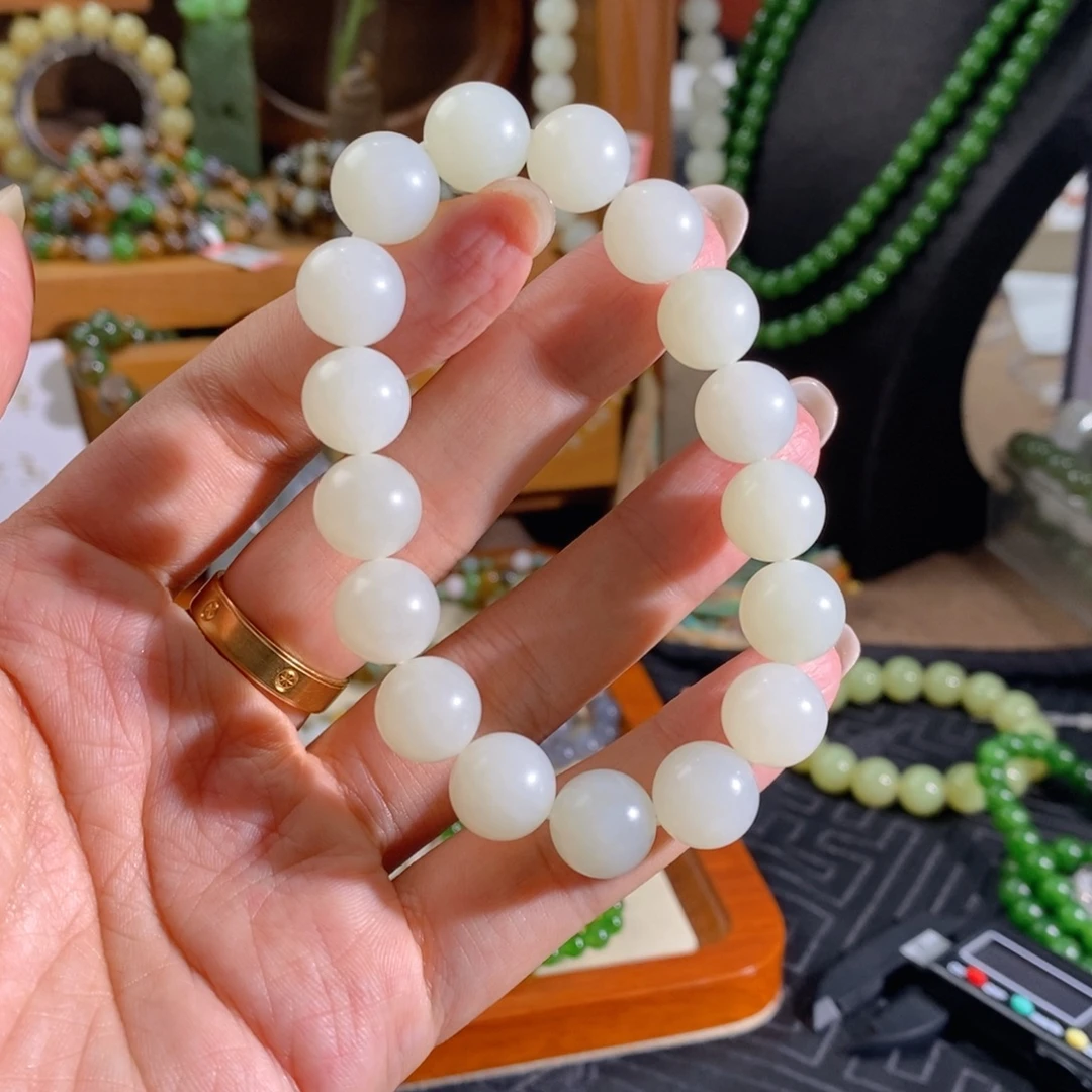 苏***曦和田玉未镶嵌手链