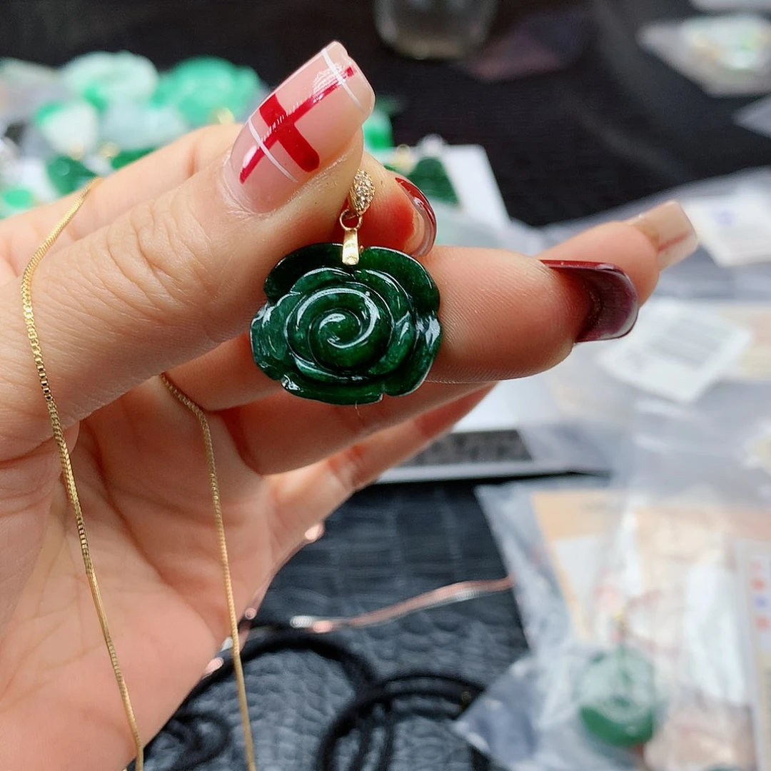 【闪购商品】翡翠吊坠(赠链)合金