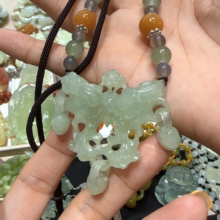 蛇纹石玉未镶嵌吊坠