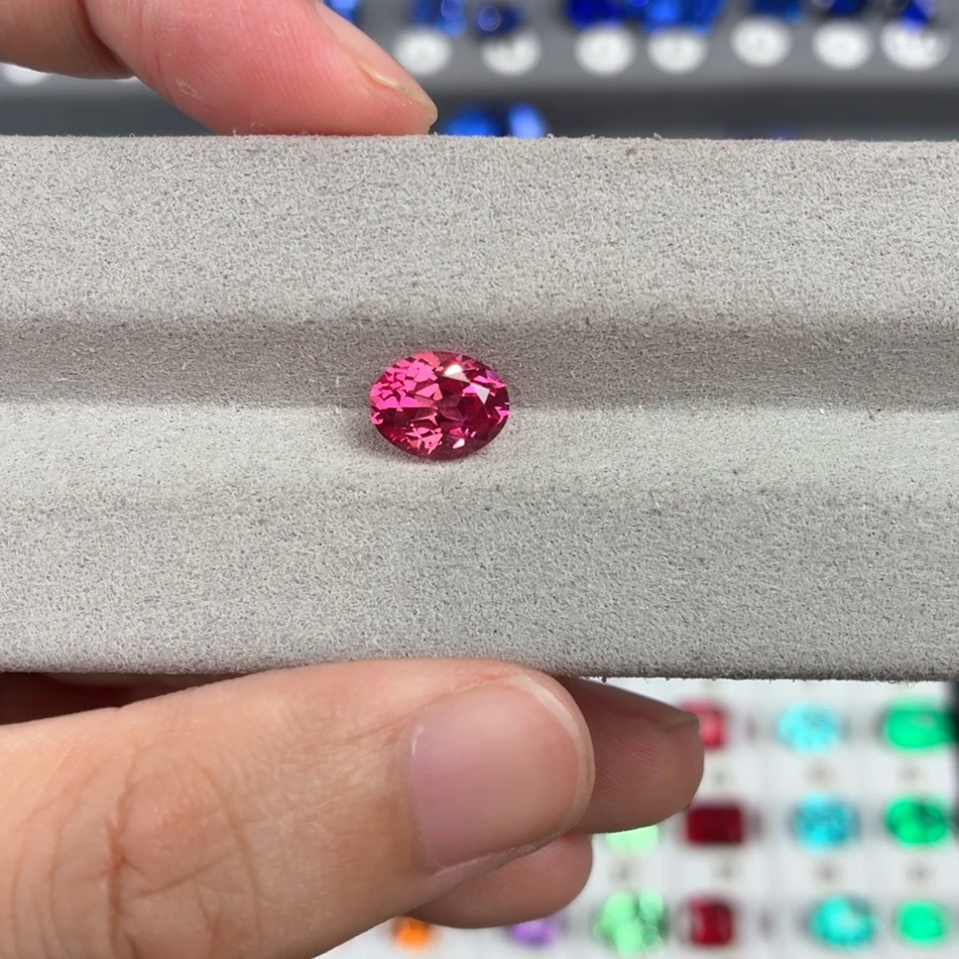 乐***Y裸石合成（培育）蓝宝石2.54ct