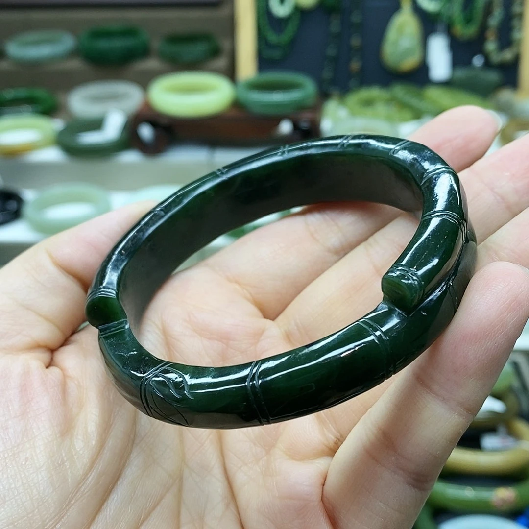 【闪购商品】未镶嵌手镯和田玉（碧玉）