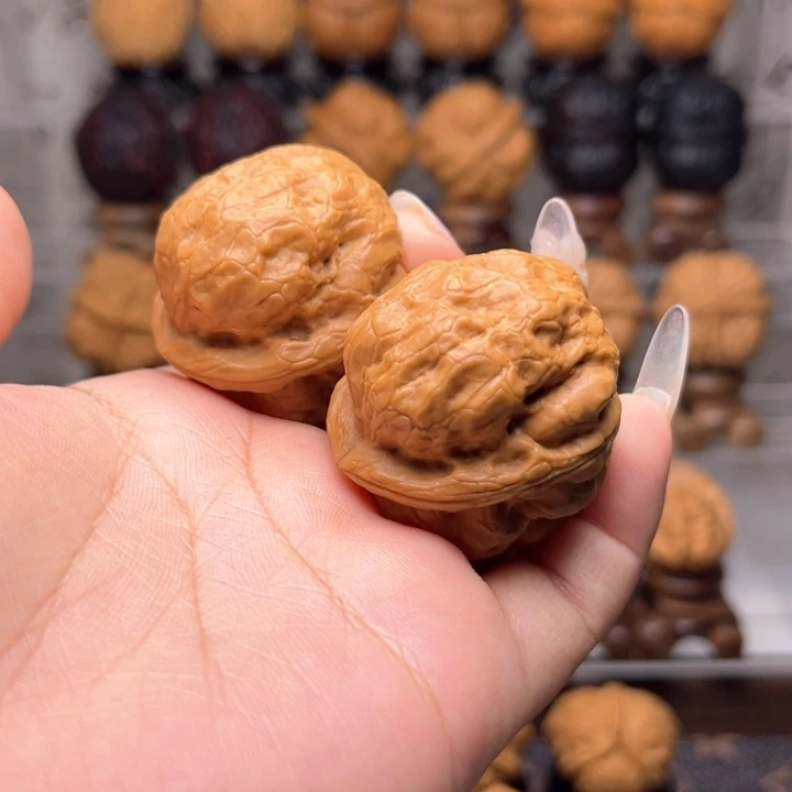 文玩核桃吊坠6……金蟾疙瘩包Y38