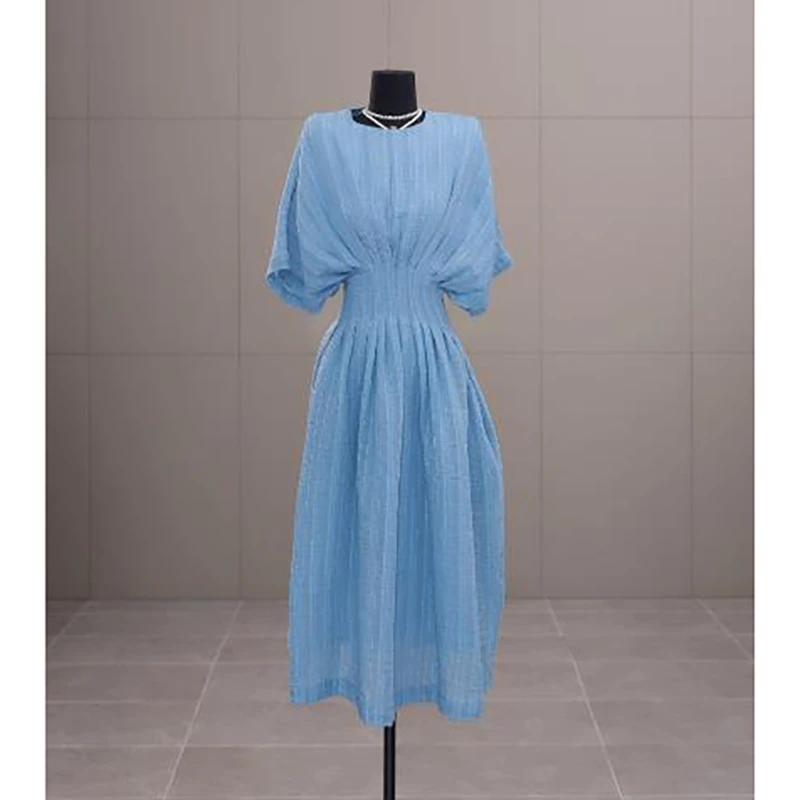 蓝色海洋2 2025新款简约感透气收腰显瘦蓝色短袖圆领连衣裙女装