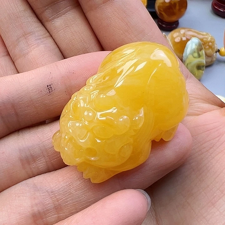 蜜蜡未镶嵌珠宝奇石