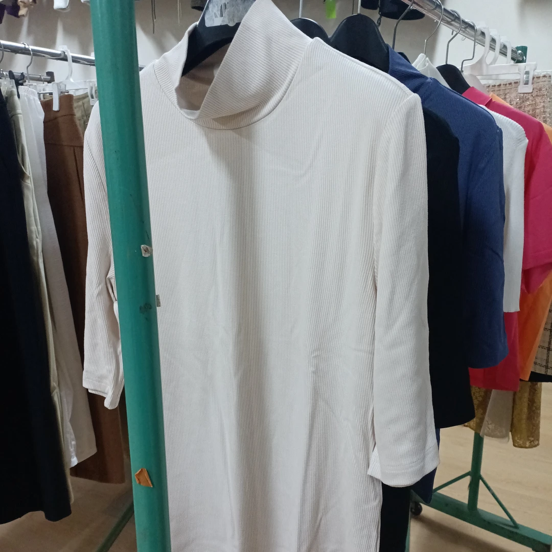 时尚女士百搭针织短袖