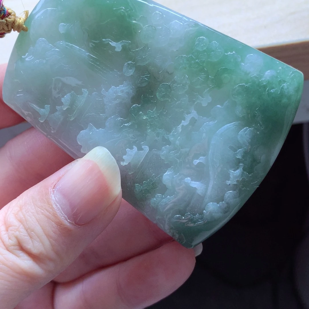 翡翠颈饰未镶嵌吊坠