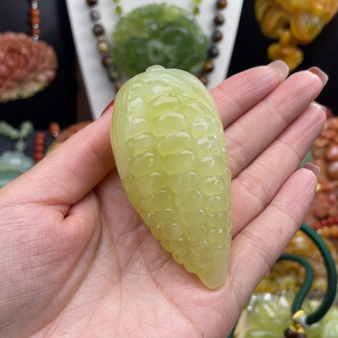 未镶嵌蛇纹石玉颈饰