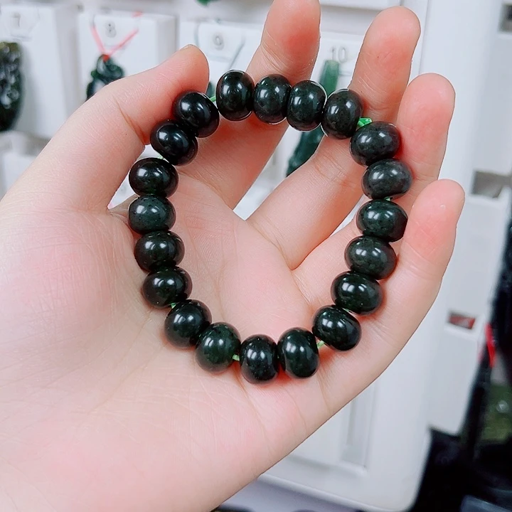 蛇纹石玉未镶嵌颈饰七**主